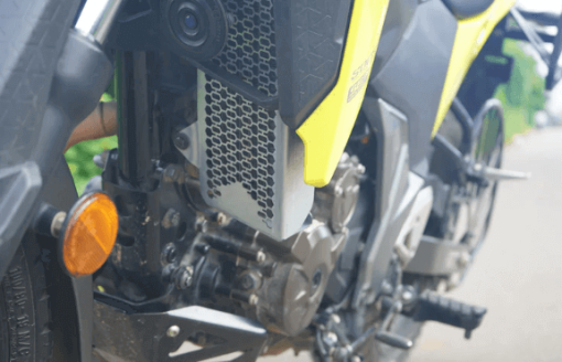 CARBON RACING PREMIUM RADIATOR GRILL: Suzuki V-Strom 250 SX - Image 2